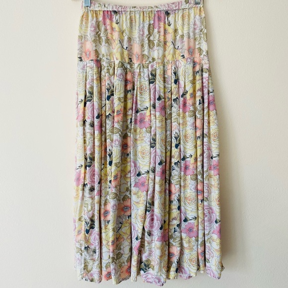 Forenza floral tiered lightweight midi skirt - Picture 5 of 7